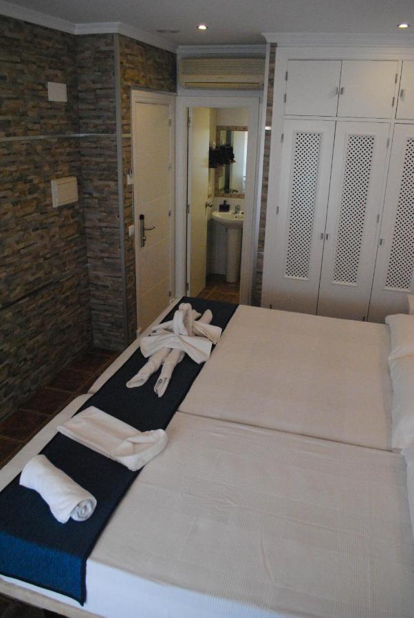 Hostal Costa De La Luz Conil De La Frontera Eksteriør billede
